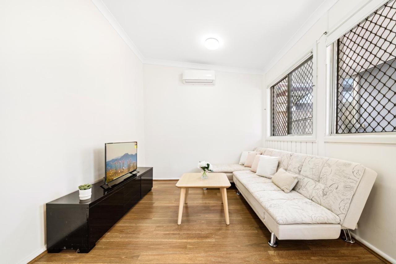 4 Bedroom House 500M To Drummoyne Bay Run Sydney Exterior foto
