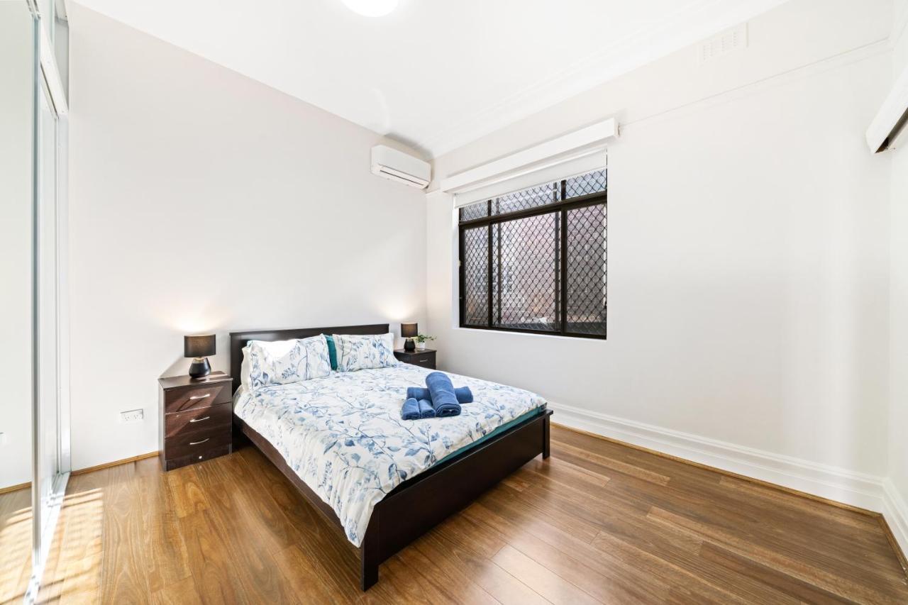 4 Bedroom House 500M To Drummoyne Bay Run Sydney Exterior foto